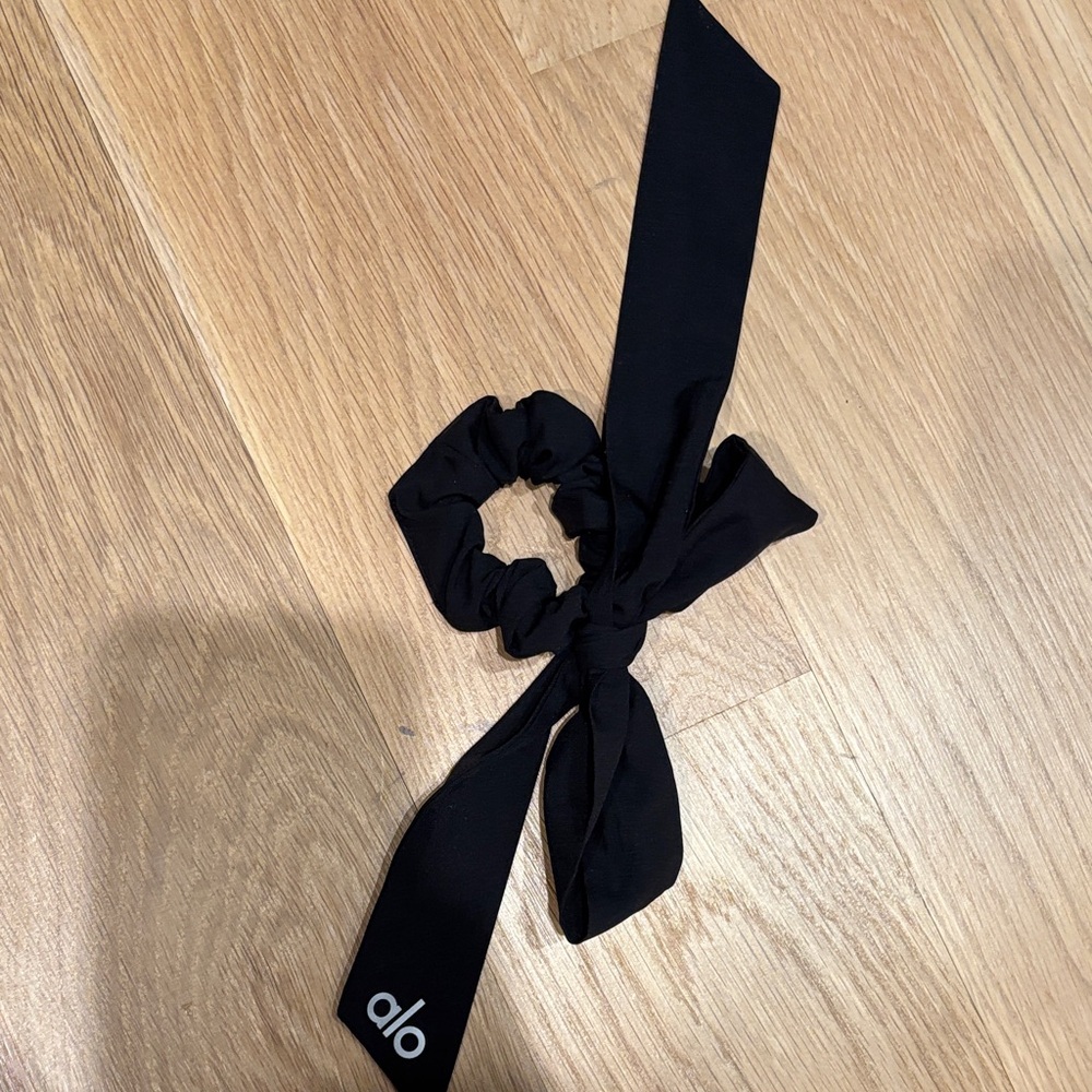 Alo black scrunchie with bow. LIKE NEW